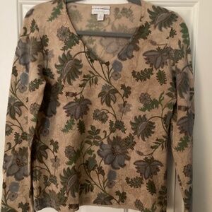 Flowered cashmere v-neck sweater
